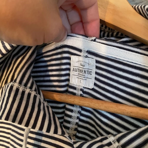 GAP Hoodie 1969, size large - Picture 2 of 3